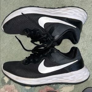 Nike Air Max Excee Black and White Athletic Shoes